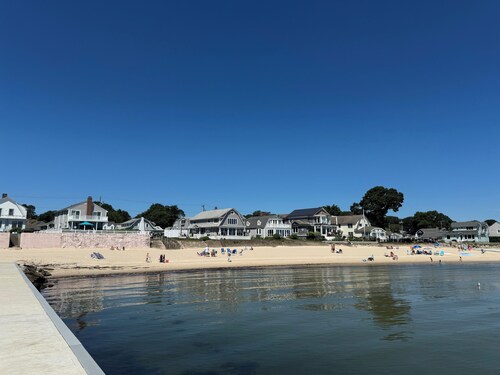 4-BdRm Home at Black Point Beach, E. Lyme - WiFi + AC! JUN-AUG 2026 WKLY RENTAL