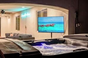 Interior - Phoenix Villa - Private Resort Style backyard, Pool, Volleyball, Putting Green  (Phoenix)