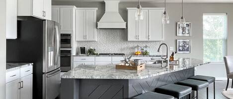 Mikrowelle, Ofen, Herdplatte, Geschirrspüler