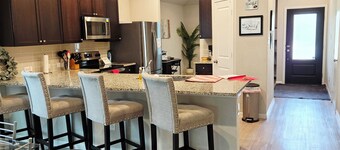 Charming 3-bedroom house with WiFi and AC in Seguin