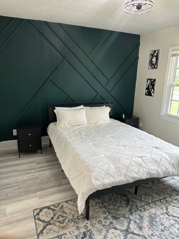 3 bedrooms, iron/ironing board, WiFi, bed sheets