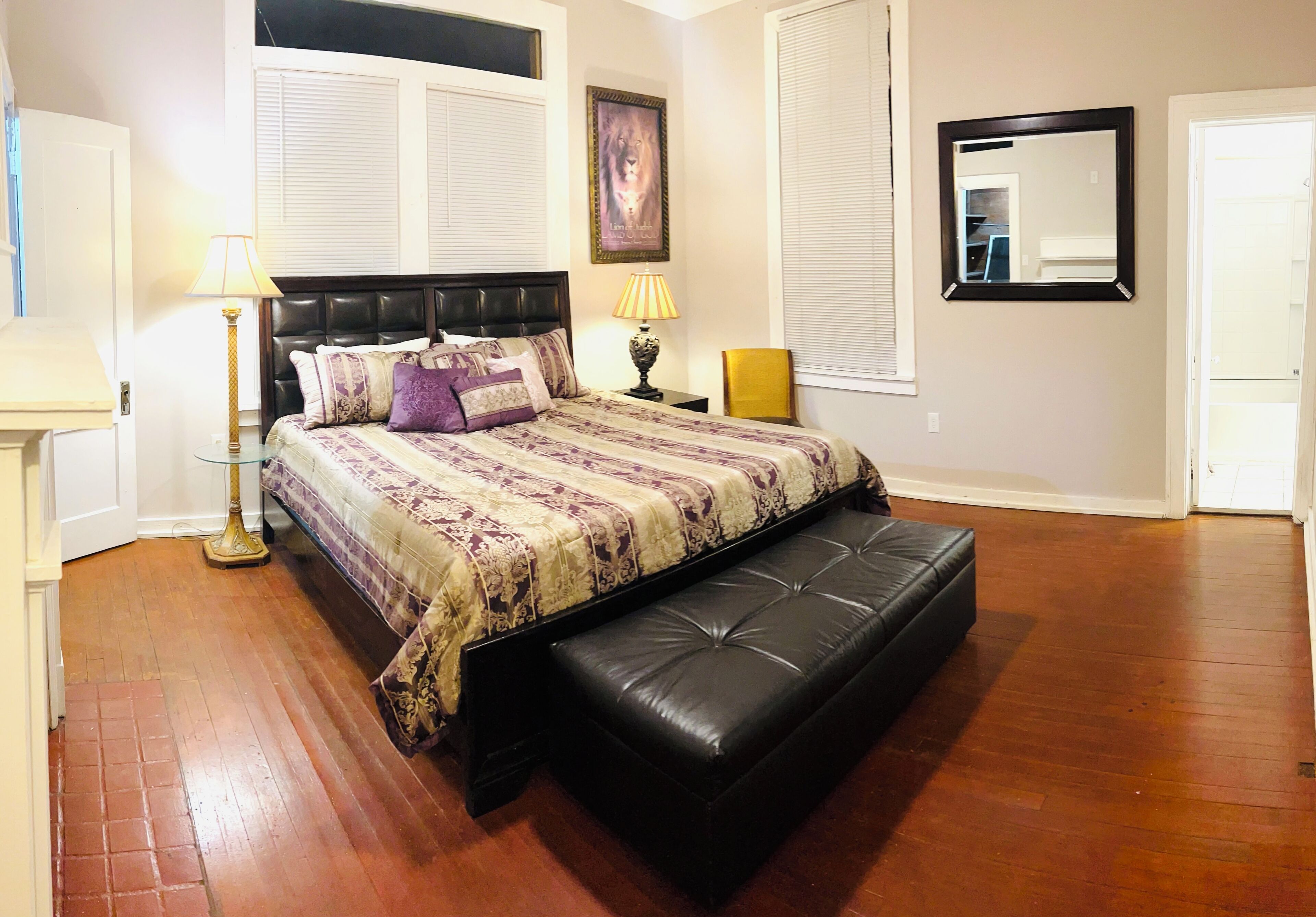 5 bedrooms, desk, iron/ironing board, WiFi