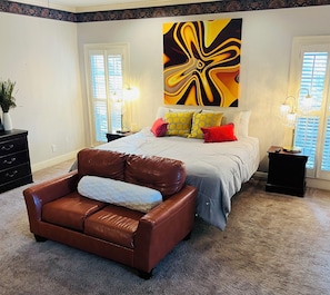 6 bedrooms, desk, iron/ironing board, WiFi - 6BR Executive Home in Gated Golf Community – Sleeps 12 – 30-Day Minimum Stay (Montgomery)