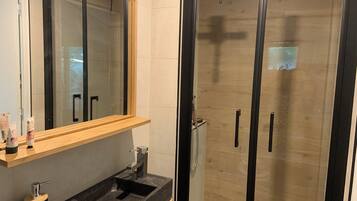 Handdoeken, zeep, shampoo, toiletpapier