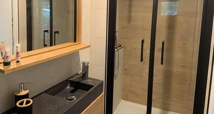 A 10 km de la Mer, de Montpellier et de L'aéroport Chambre Chez Sophie