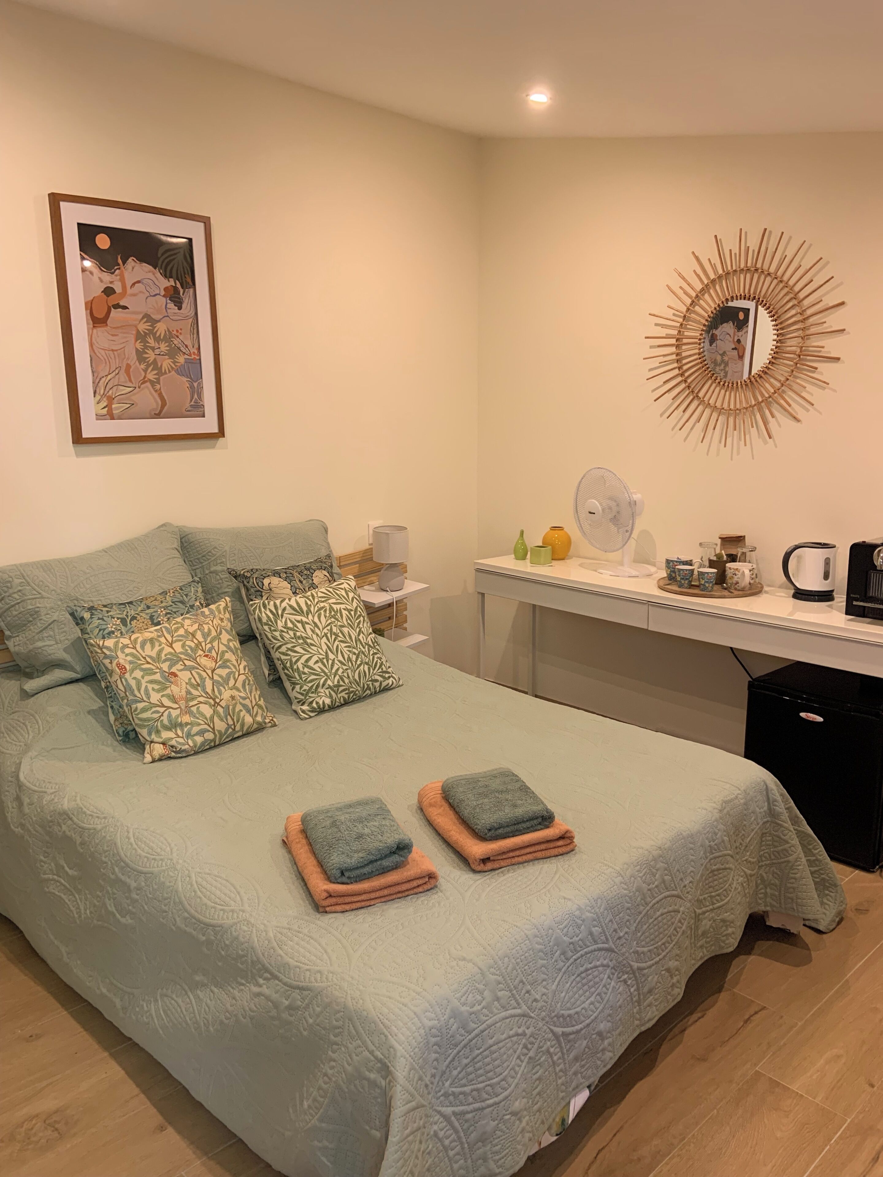 1 chambre, fer et planche à repasser, Wi-Fi, draps fournis