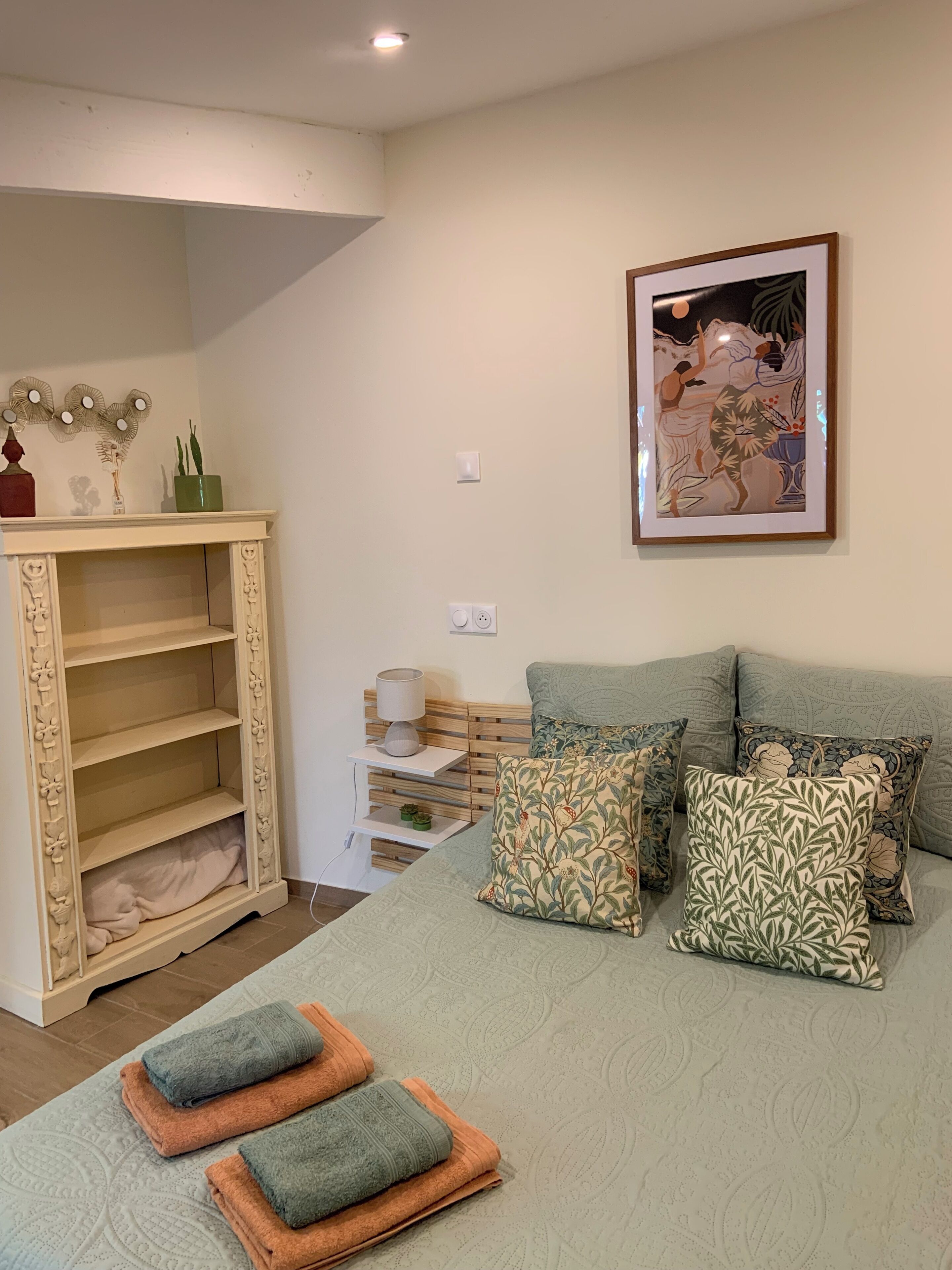 1 chambre, fer et planche à repasser, Wi-Fi, draps fournis