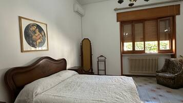 3 chambres, fer et planche Ă repasser, draps fournis