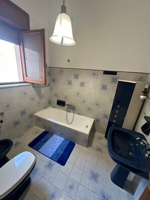 Hair dryer, bidet, towels, soap - Cozy family vacation home with all amenities and a few miles from the sea (Cursi)