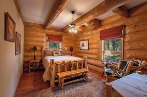 6 bedrooms, desk, iron/ironing board, WiFi