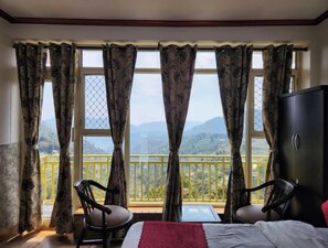 6 bedrooms, in-room safe, iron/ironing board, travel cot