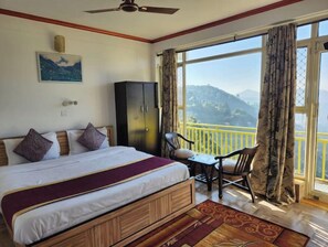 6 Schlafzimmer, Zimmersafe, Bügeleisen/Bügelbrett, Reisekinderbett