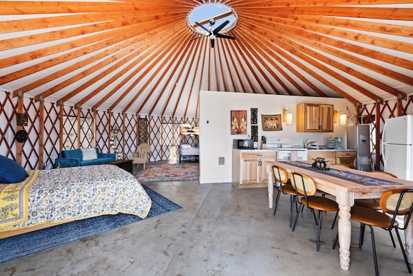 5 bedrooms, WiFi, bed sheets