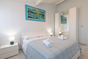 1 室のベッドルーム、アイロン / アイロン台、WiFi (無料)、ベッドシーツ