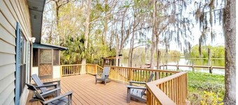 Charming 2-bedroom house on the St John’s River in Palatka with amazing views