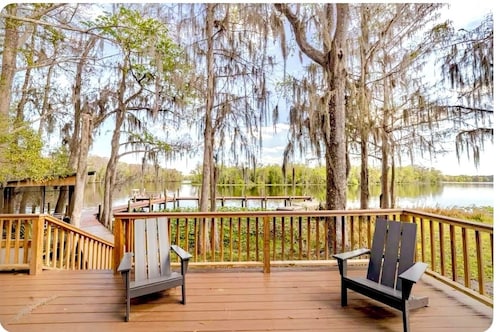 Charming 2-bedroom house on the St John’s River in Palatka with amazing views