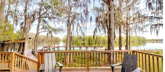 Charming 2-bedroom house on the St John’s River in Palatka with amazing views