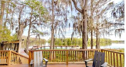 Charming 2-bedroom house on the St John’s River in Palatka with amazing views