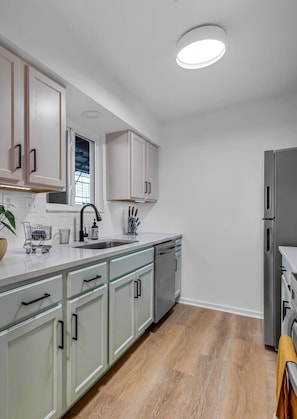 Microwave, oven, stovetop, dishwasher