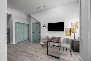 Deluxe Condo, 1 Queen Bed, Non Smoking, Kitchen | Living area - Historic Conway Lofts (Conway)