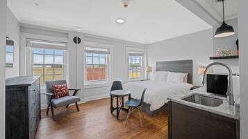 Estúdio luxo, 1 cama Queen, para não fumantes, cozinha americana | Wi-Fi de cortesia, roupa de cama