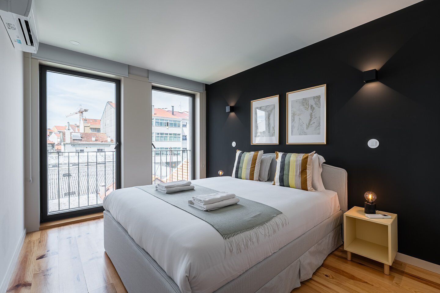 1 habitación, tabla de planchar con plancha, internet y ropa de cama 