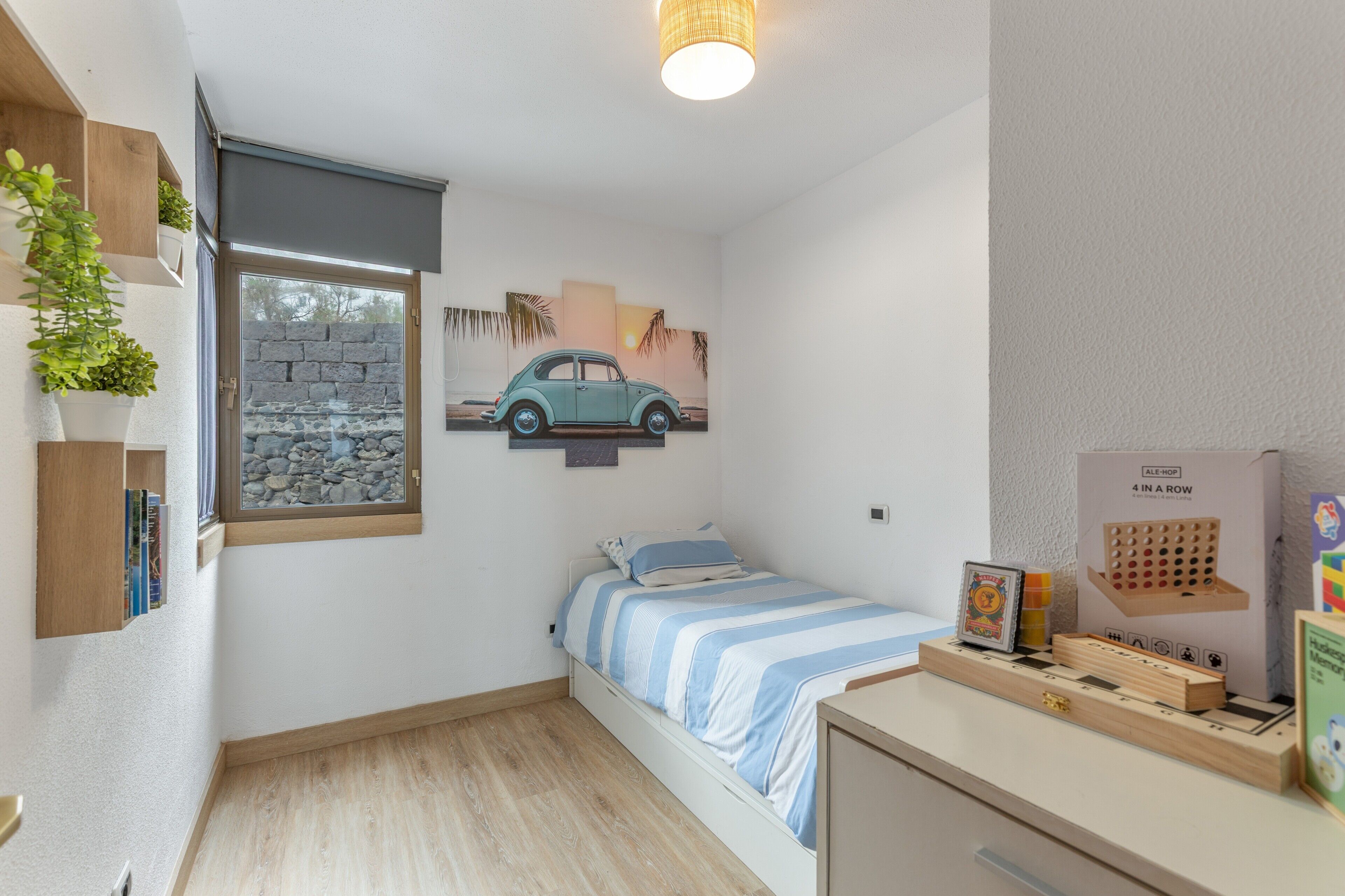 2 slaapkamers, een strijkplank/strijkijzer, gratis wifi, beddengoed