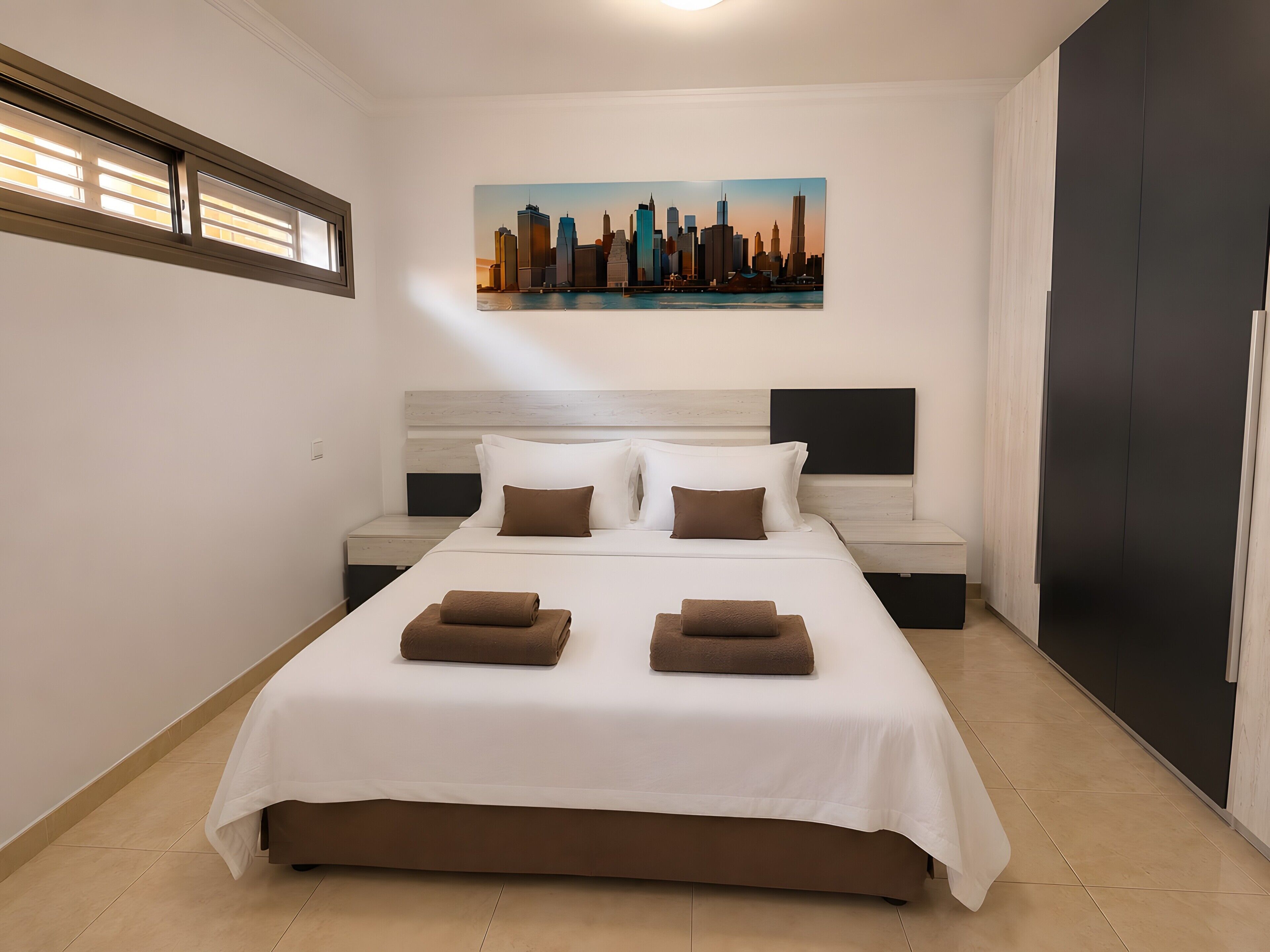 2 chambres, fer et planche à repasser, Wi-Fi gratuit, draps fournis