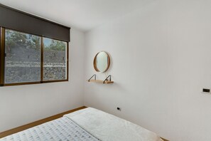 2 makuuhuonetta, silitysrauta/-lauta, ilmainen Wi-Fi, vuodevaatteet