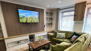 Living area - Kilex House - Gorgeous 3 Bedroom House Bedlinog (Treharris)