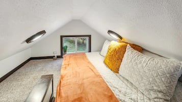 1 makuuhuone, työpöytä, silitysrauta/-lauta, Wi-Fi