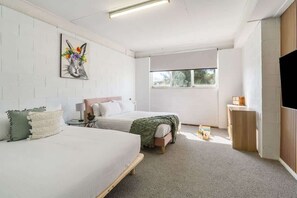3 habitaciones, tabla de planchar con plancha, wifi y ropa de cama 