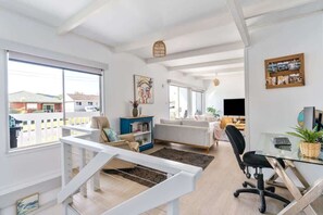 TV - Racecourse Beach Coast Shack (Ulladulla)