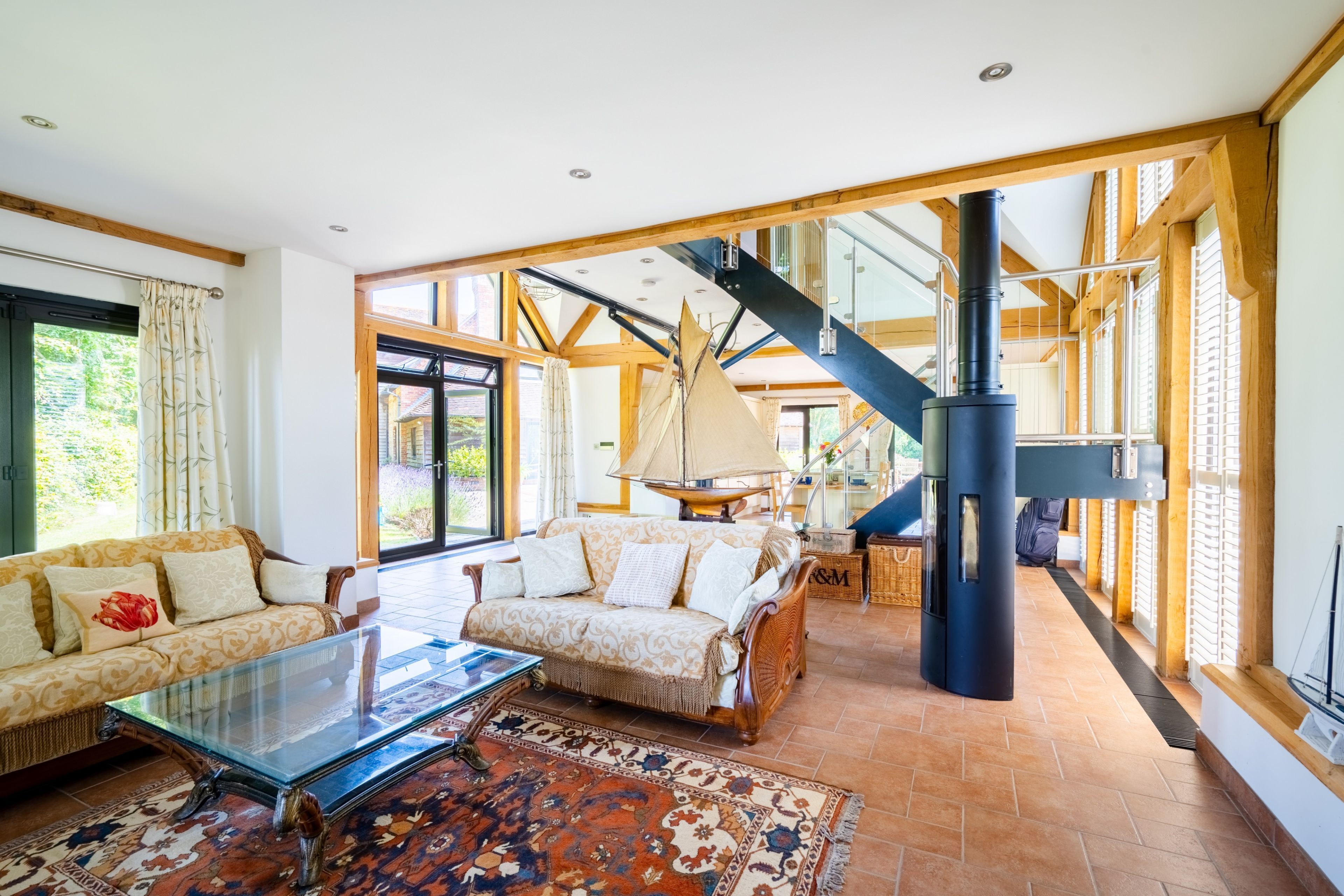 Smart TV, fireplace, books, stereo