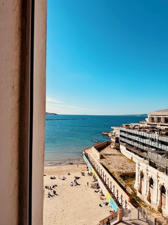 Sulla spiaggia. Charming Apartment at 10mn du Vieux Port