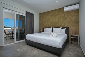 ลักซ์ชัวรี่เพนท์เฮาส์, ระเบียง, วิวสวน | ตู้นิรภัยในห้องพัก, ห้องเก็บเสียง, เตารีด/โต๊ะรีดผ้า, Wi-Fi ฟรี