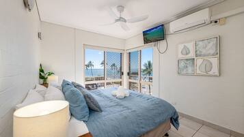 2 bedrooms, bed sheets