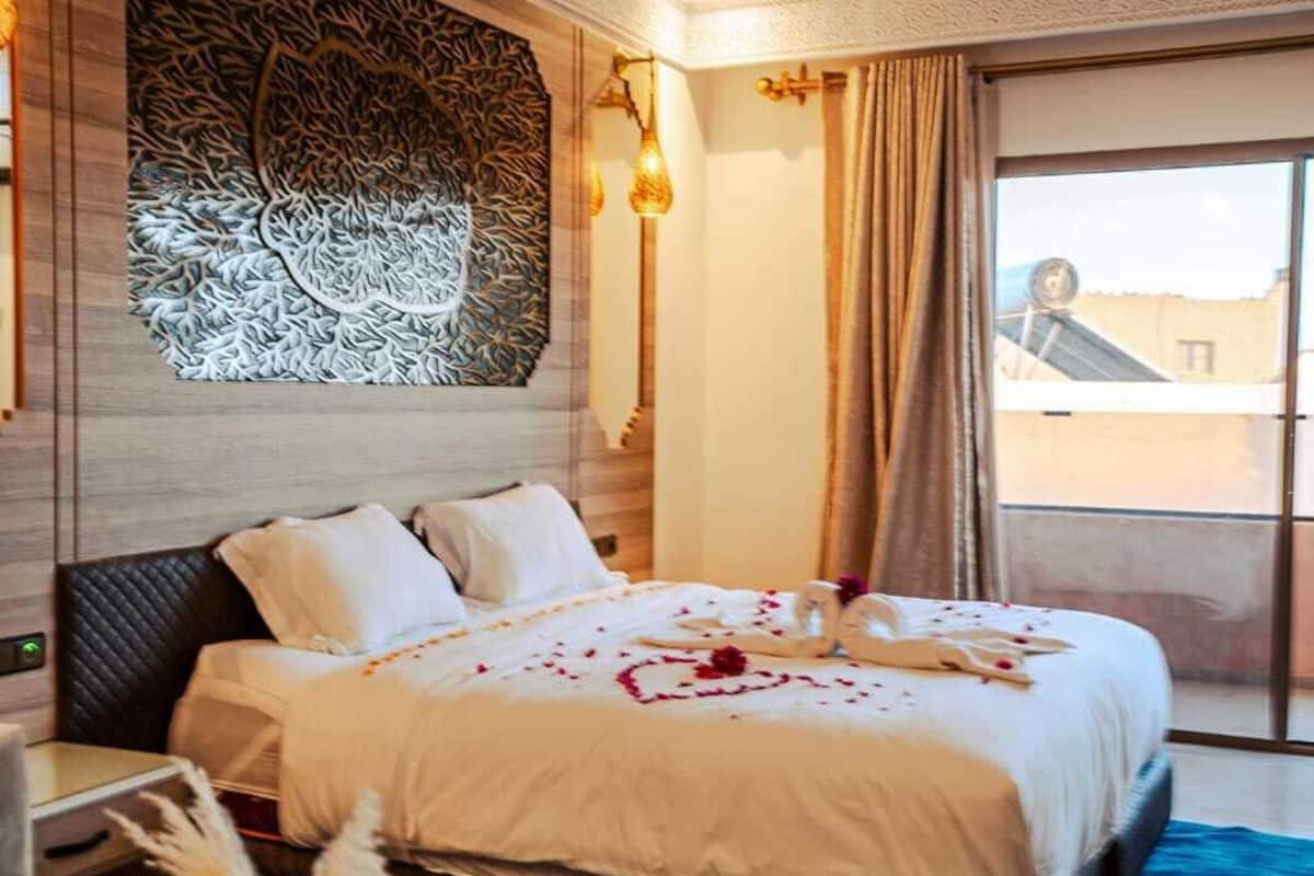 Soundproofing, free WiFi