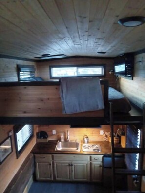 Private kitchen - Timberwood at Zion Red Hawk Resort, Range Rv (Apple Valley)