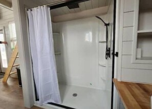 Shower, hair dryer, towels, soap - Addie's Place at Zion Red Hawk Resort, Range RV (Apple Valley)