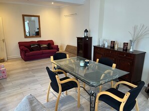 Interior - Nice 2-bedroom apartment convenient for centre and close to Tottenham stadium (London)