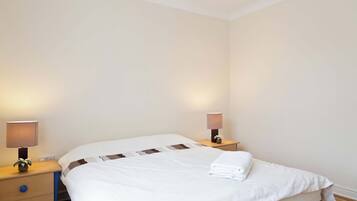 2 dormitorios, tabla de planchar con plancha, wifi y ropa de cama