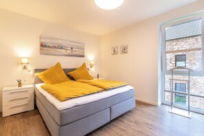 2 bedrooms, iron/ironing board, travel cot, free WiFi