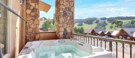 Bañera de hidromasaje al aire libre