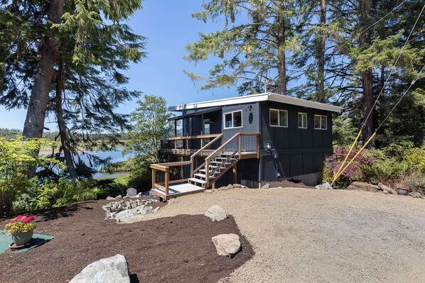 المنشأة من الخارج