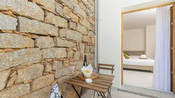 Comfort-Dreibettzimmer | Terrasse/Patio