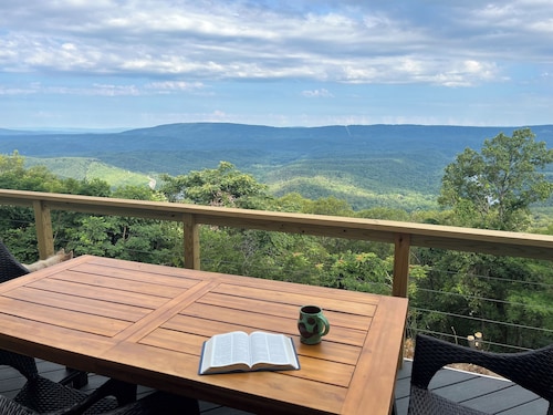 Wow! Look @ That View! Sleeps 7, cabin with AC, Wifi, lots of games. 