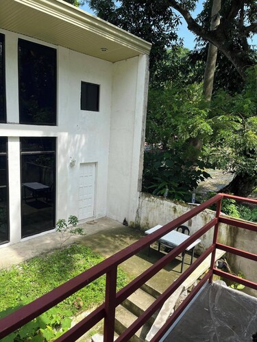 1 Bed House - Sleeps 2 - Parking - Wifi