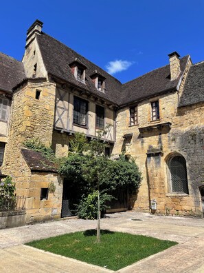 Exterior - THE Nest, 45m2 Lumineux au Cœur Historique de Sarlat, Avec Ascenseur ! (Sarlat)
