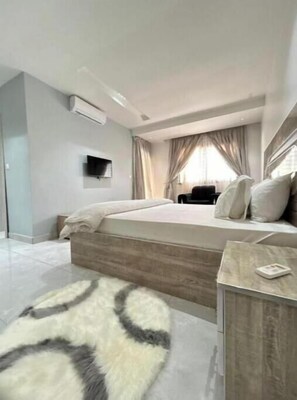 3 soverom, strykejern/-brett, wi-fi og sengetøy